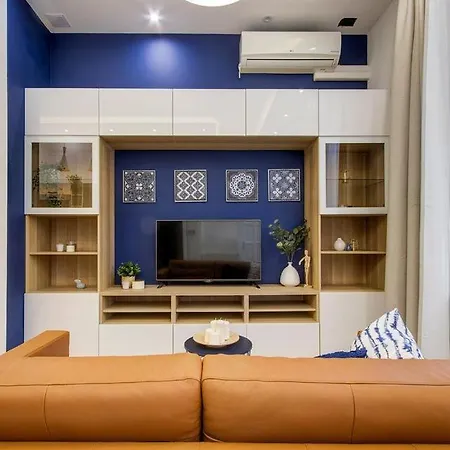 Апартаменты Emerald Residency 4Br-2Ba